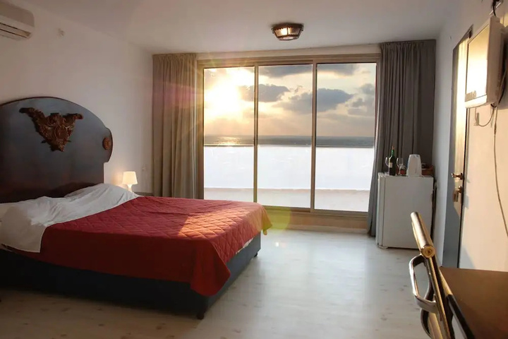 guest_rooms