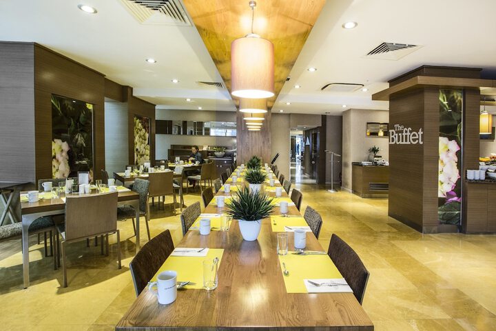 Dining 79 of 98