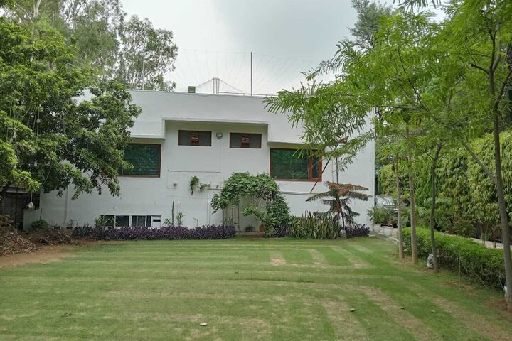 Hotel Exterior 33 of 47