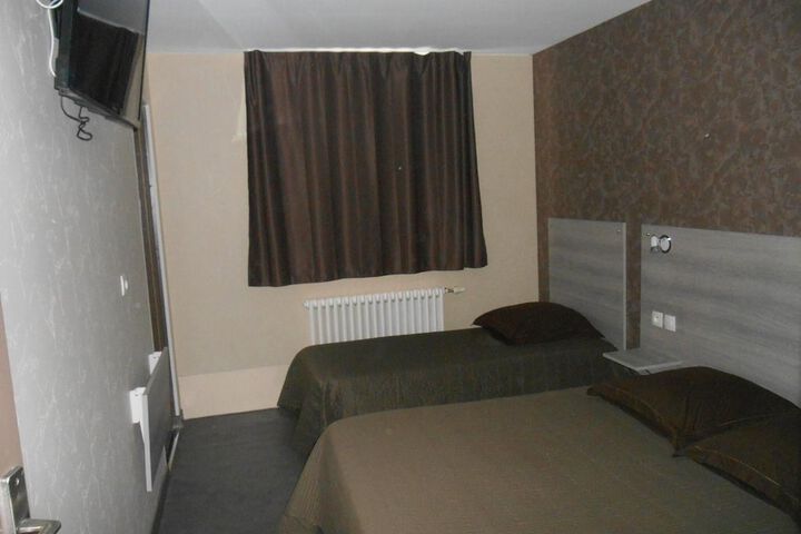 Room 11 of 42