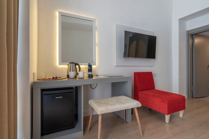 Room 6 of 130