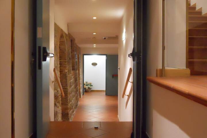 Ballroom/Hall 42 of 55