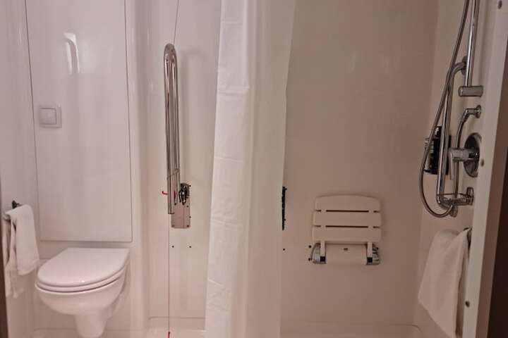Room 35 of 92