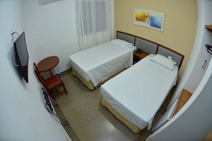 Room 16 of 65