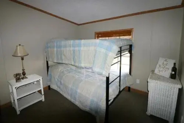 Room 4 of 11