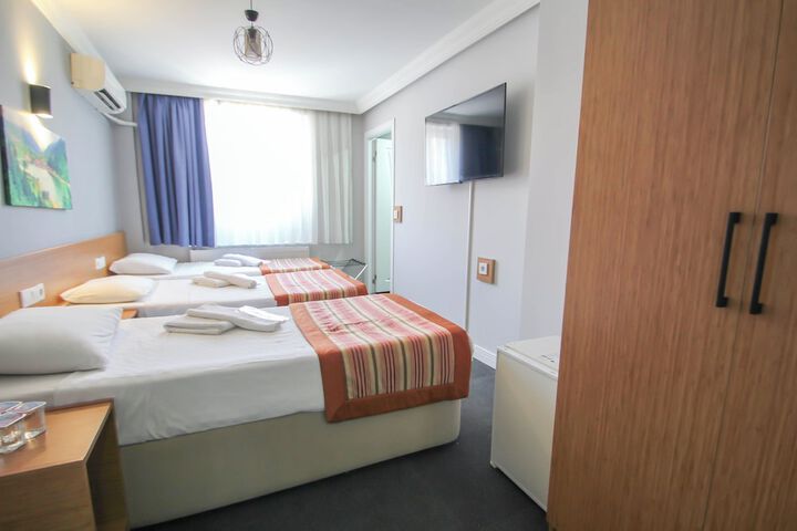Room 27 of 99