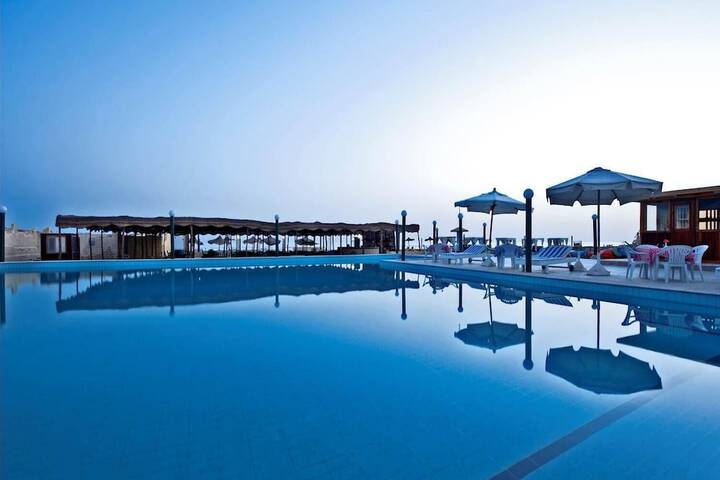 Pools & Facilities