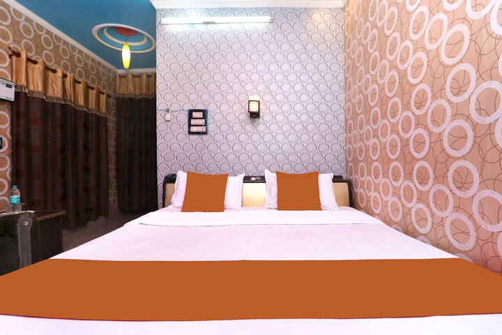 Room 10 of 34
