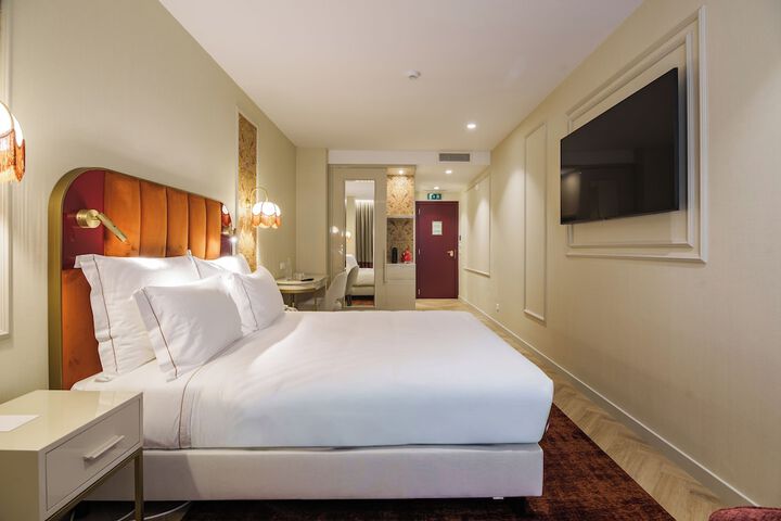 Room 7 of 44
