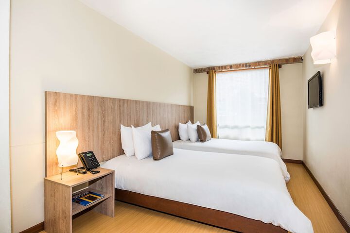 Room 4 of 64