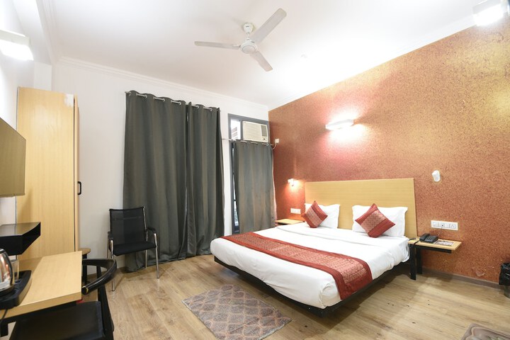 Room 15 of 27