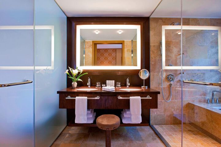 Room 42 of 147