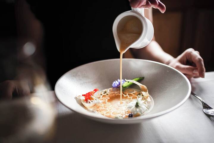 Dining 82 of 99