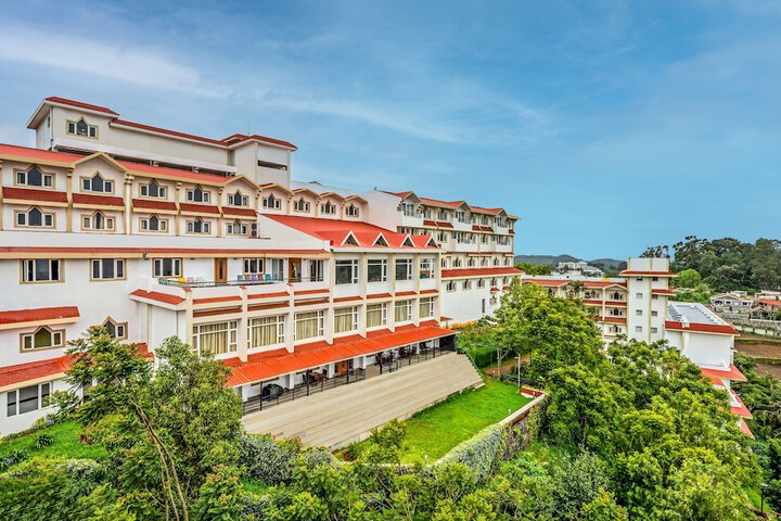 Exterior of Sterling Ooty Elk Hill