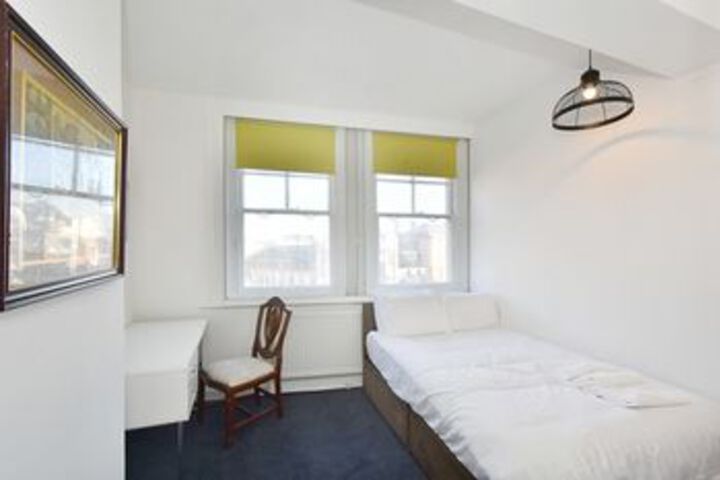 Room 21 of 51