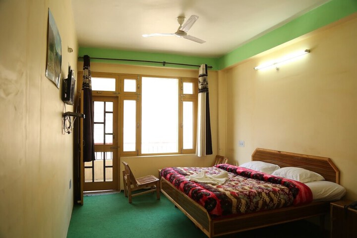 Room 5 of 20