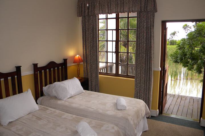 Room 6 of 67