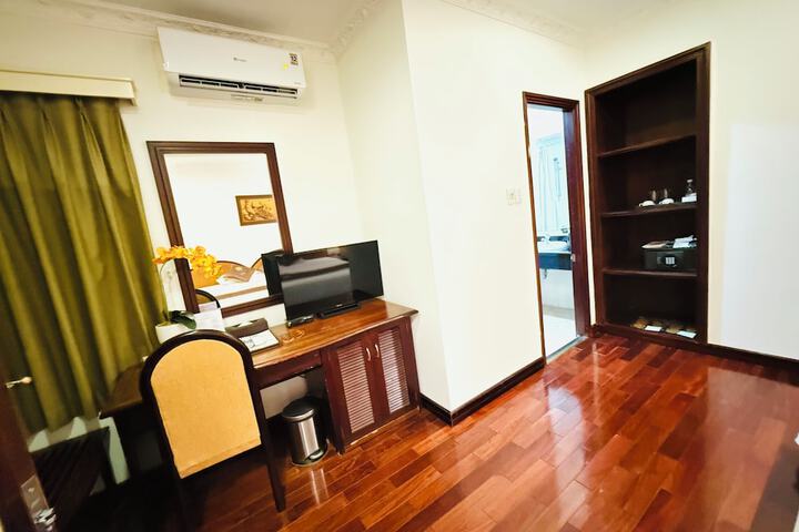 Room 12 of 52