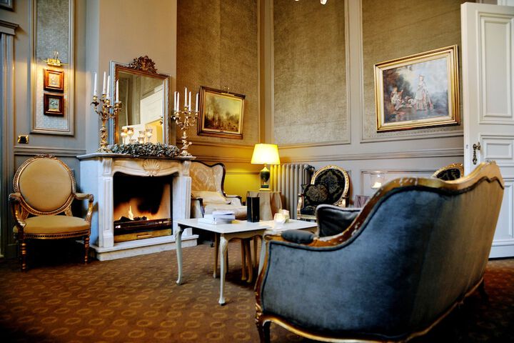 Hotel Lobby