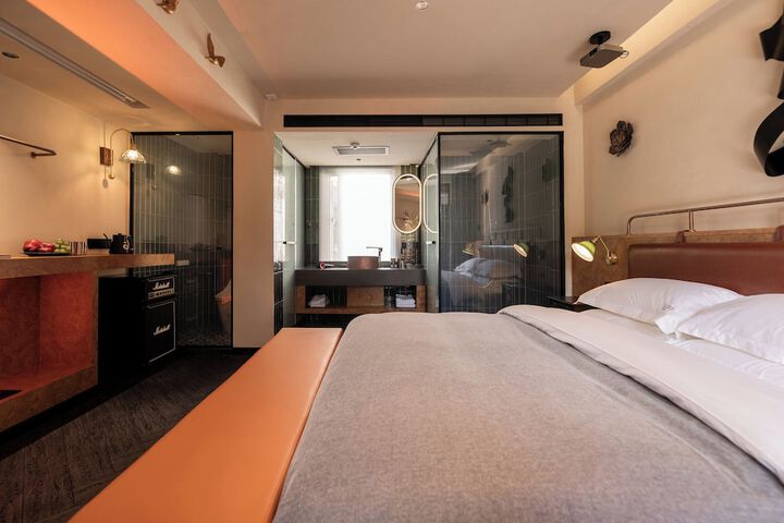 Room 15 of 123