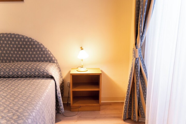 Room 37 of 141