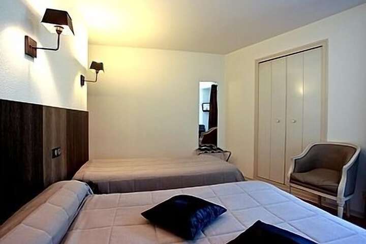 Room 5 of 34