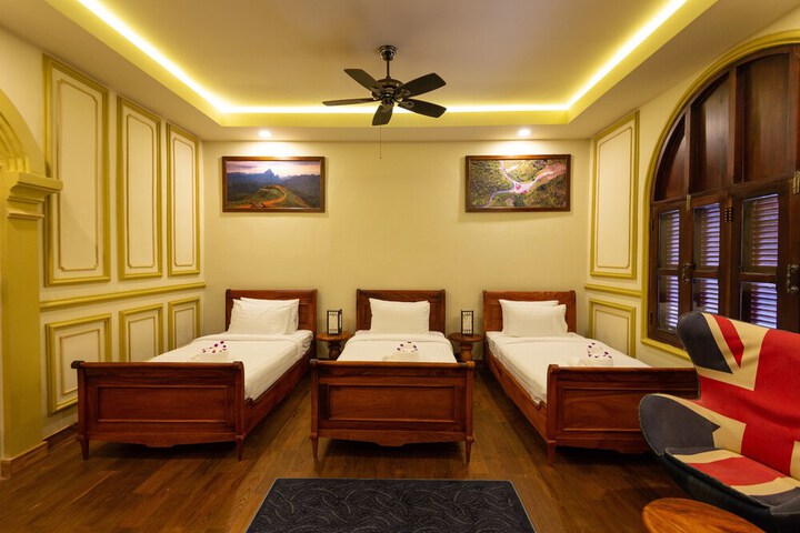 Room 2 of 28