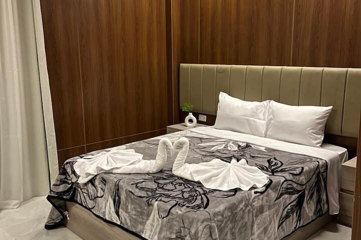Room 5 of 15