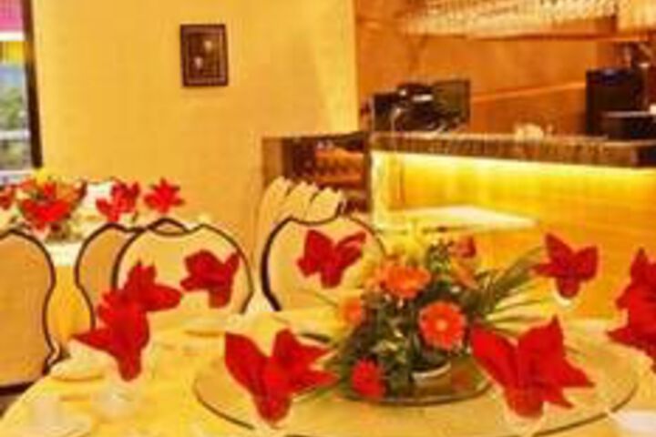 Dining 72 of 73