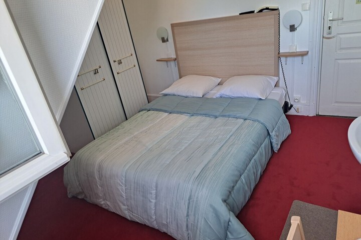 Room 7 of 20