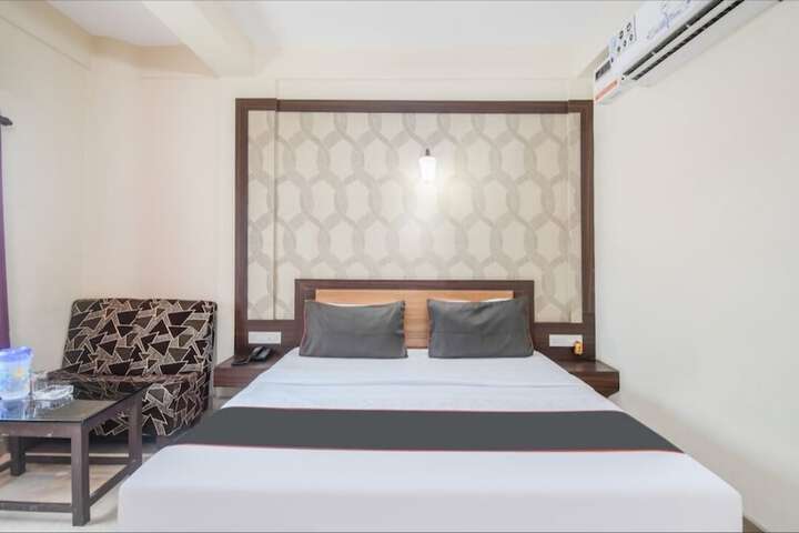 Room 4 of 7