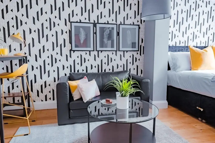 Room 2 of 6