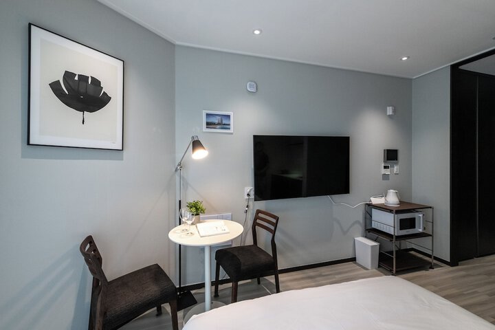 Room 12 of 46