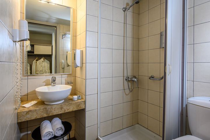 Room 20 of 40