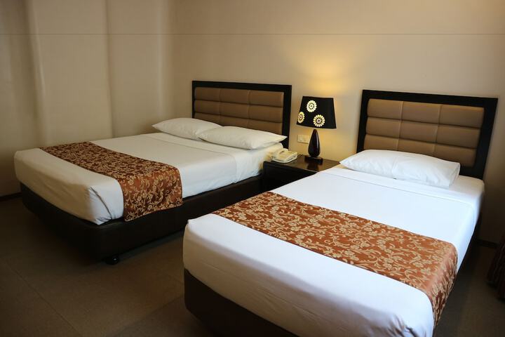 Room 10 of 37