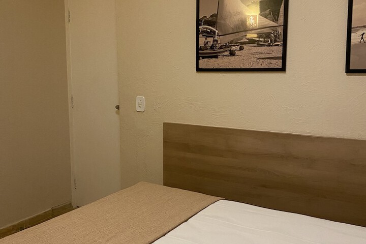 Room 15 of 37