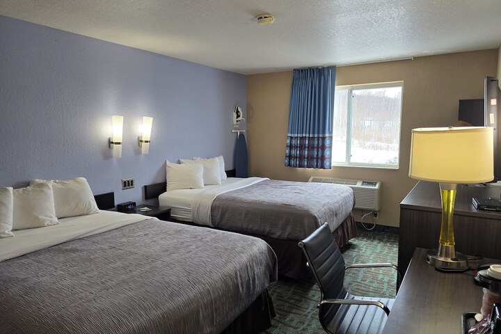 1 Queen Bed (13 of 14)