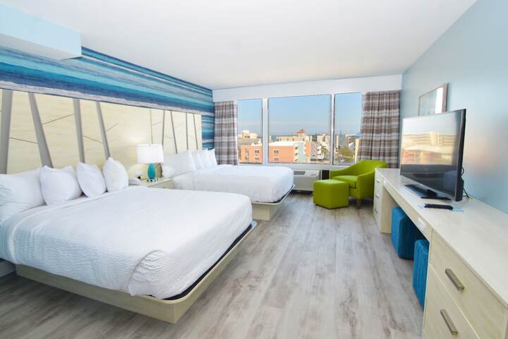 2 Queen Beds (3 of 9)
