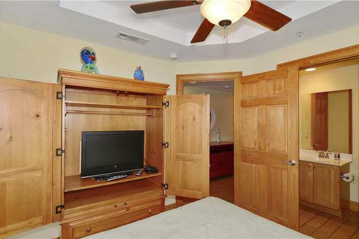Room 6 of 105