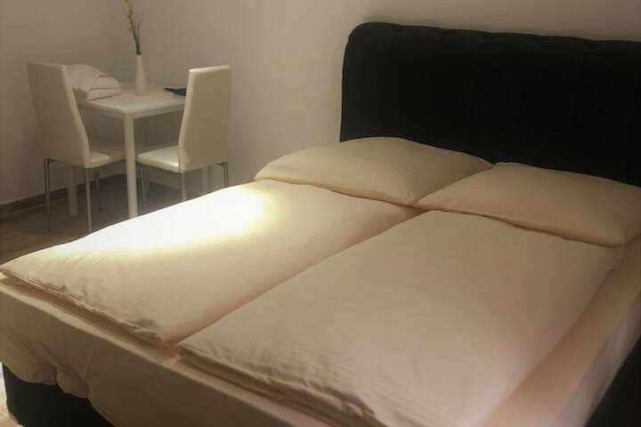 Room 5 of 35