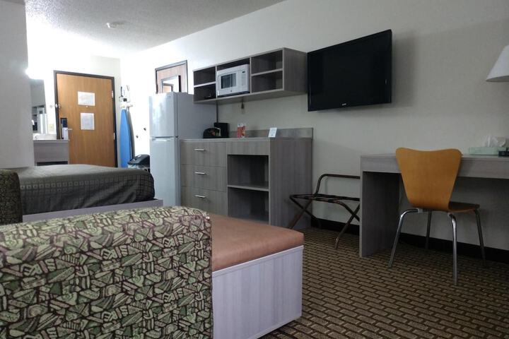 Room 26 of 38