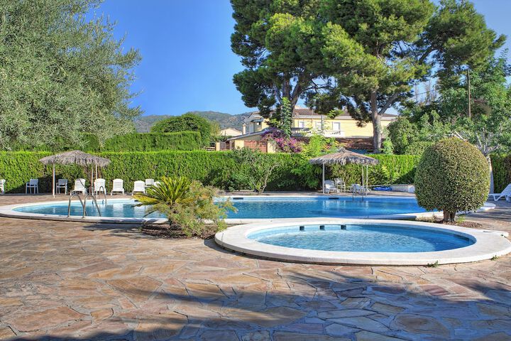 Hotel with Pool