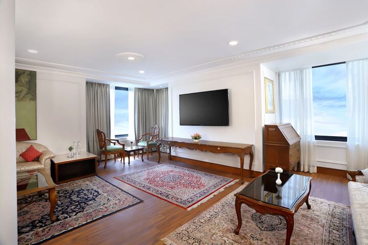 Room 32 of 70