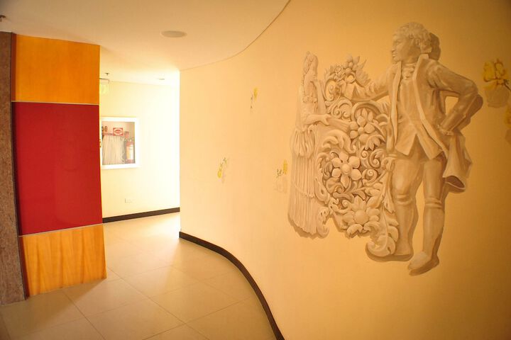 Ballroom/Hall 88 of 95