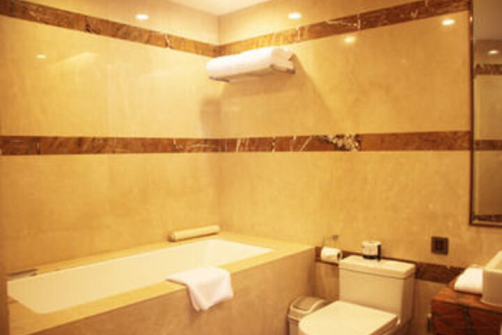 Room 3 of 52
