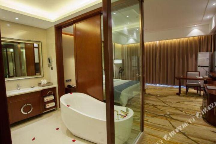 Hualong Hotel