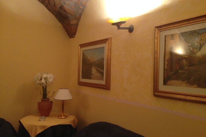 Lounge 103 of 142