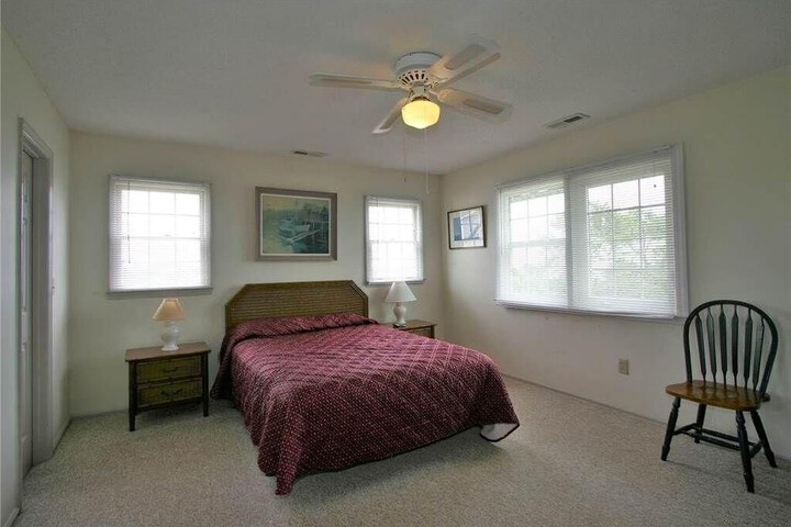 Room 4 of 11