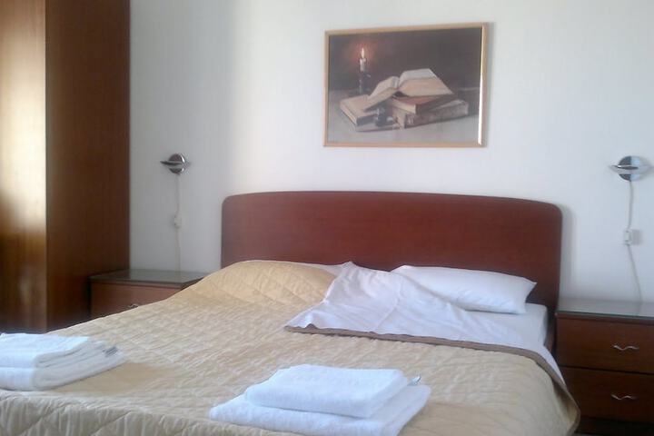 Room 3 of 58