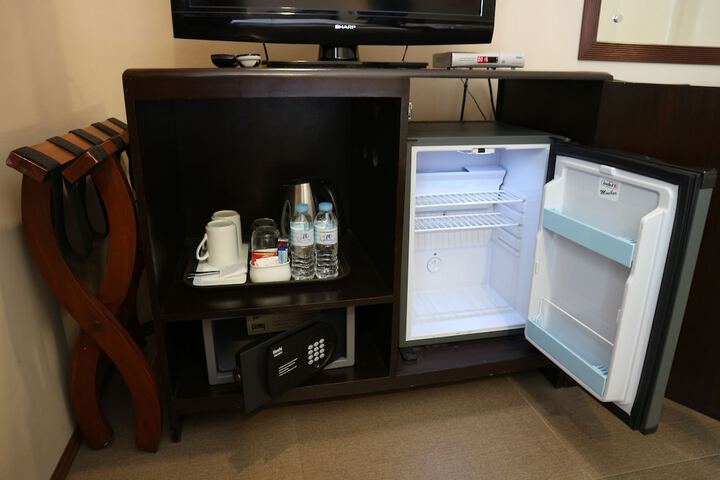 Room 17 of 37